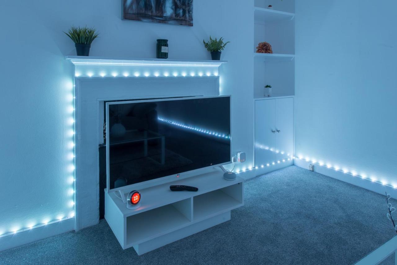 Luxe Maisonette- Parking, 4K Tvs, Leds, Local Snacks And More! Bath Exterior foto