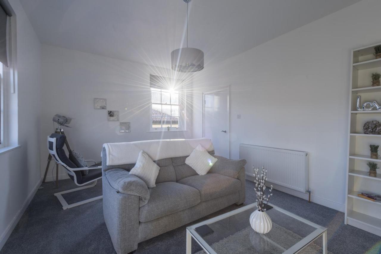 Luxe Maisonette- Parking, 4K Tvs, Leds, Local Snacks And More! Bath Exterior foto